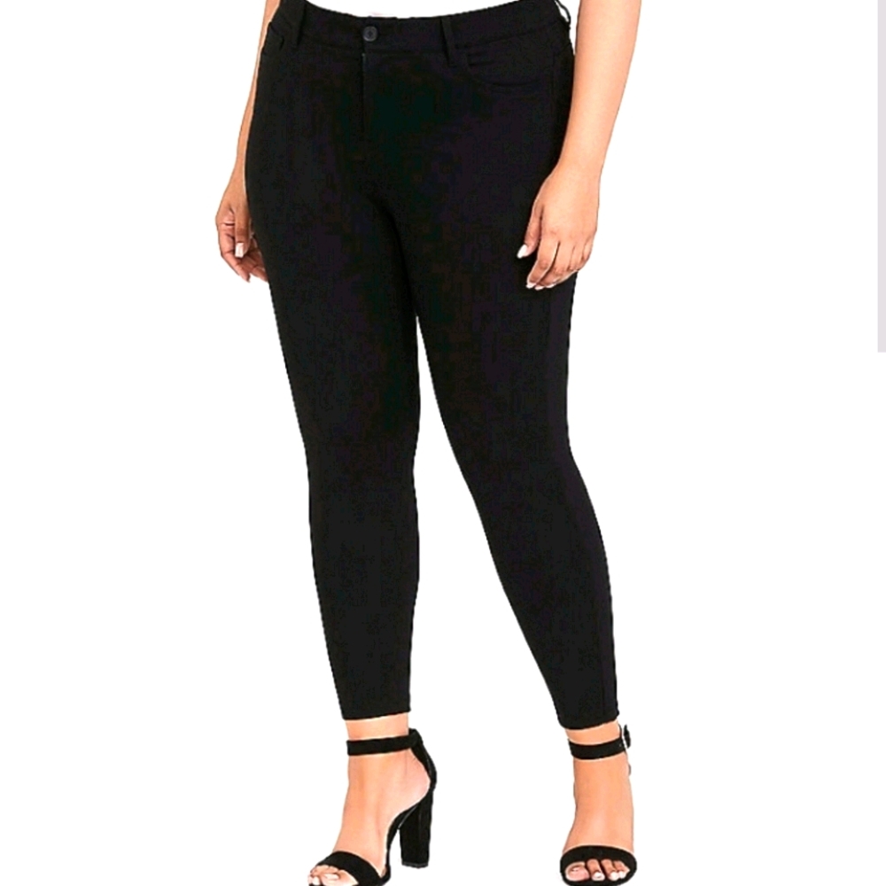 24R TORRID Bombshell Ponte skinny pant